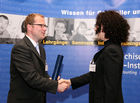 (C) fotodienst/Anna Rauchenberger - Wien, 22.4.2008 - Das Österreichisches Controller Institut konnte wieder zahlreichen Absolventen die Controller-Diplome in feierlichem Rahmen überreichen. FOTO: Bernd Kadic, Geschäftsführer des ÖCI, überreicht Diplome an die Absolventen.