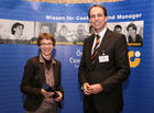 (C) fotodienst/Anna Rauchenberger - Wien, 22.4.2008 - Das Österreichisches Controller Institut konnte wieder zahlreichen Absolventen die Controller-Diplome in feierlichem Rahmen überreichen. FOTO: Dr. Christian Horak, Geschäftsführender Partner, Contrast Management Consulting, überreicht Diplome an die Absolventen.