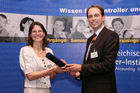 (C) fotodienst/Anna Rauchenberger - Wien, 22.4.2008 - Das Österreichisches Controller Institut konnte wieder zahlreichen Absolventen die Controller-Diplome in feierlichem Rahmen überreichen. FOTO: Dr. Christian Horak, Geschäftsführender Partner, Contrast Management Consulting, überreicht Diplome an die Absolventen.