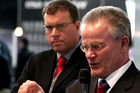 Prof. Andreas Tünnermann (Leiter des Frauenhofer-Instituts für Angewandte Optik und Feinmechanik, Jena) und Prof. Hans-Jörg Bullinger (Präsident der Frauenhofer-Gesellschaft, München) präsentierten auf der Hannover Messe 2008 Studien zum Thema 