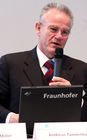 Prof. Hans-Jörg Bullinger (Präsident der Frauenhofer-Gesellschaft, München) präsentierte auf der Hannover Messe 2008 Studien zum Thema 