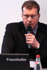 Prof. Andreas Tünnermann (Leiter des Frauenhofer-Instituts für Angewandte Optik und Feinmechanik, Jena) präsentierte auf der Hannover Messe 2008 Studien zum Thema 