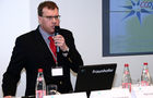 Prof. Andreas Tünnermann (Leiter des Frauenhofer-Instituts für Angewandte Optik und Feinmechanik, Jena) präsentierte auf der Hannover Messe 2008 Studien zum Thema 