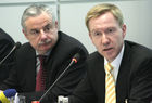 Dr.-Ing. Hans Heinz Zimmer (VDE-Vorstandsvorsitzender, Frankfurt); Wolf-Dieter Lukas (Leiter der Abteilung Schlüsseltechnologien - Forschung für Innovationen im BMBF). (C)Fotodienst/Markus Mirschel