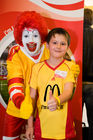 Die McDonald's Fussball Eskorte ist mittlerweile fester Bestandteil großer nationaler und internationaler Fußball-Events. Das gilt zum einen für die Österreichische Bundesliga und zum anderen für die UEFA EURO 2008™ in Österreich und der Schweiz. Denn bei der kommenden Fußball-Europameisterschaft werden erneut Kinder von 6 - 10 Jahren mit den Superstars ins Stadion einlaufen.