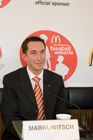 Die McDonald's Fussball Eskorte ist mittlerweile fester Bestandteil großer nationaler und internationaler Fußball-Events. Das gilt zum einen für die Österreichische Bundesliga und zum anderen für die UEFA EURO 2008™ in Österreich und der Schweiz. Denn bei der kommenden Fußball-Europameisterschaft werden erneut Kinder von 6 - 10 Jahren mit den Superstars ins Stadion einlaufen.