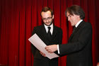 (C) fotodienst/Anna Rauchenberger - Wien, 10.4.2008 - Österreichischer Dramenwettbewerb 2007 für Kroatien - 'Über Grenzen sprechen'. Als Sieger des österreichischen Dramenwettbewerbs 2007 für Kroatien 'Über Grenzen sprechen' erhält Goran Fer?ec im Rahmen einer Late Night Show mit Lesung und Live/Musik den mit EUR 3.500 dotierten Preis für seinen Text 'Pismo Heineru M.' FOTO: Autor und Preisträger Goran Fer?ec, Botschafter Dr. Emil Brix (Leiter der Kulturpolitischen Sektion im Außenministerium) bei der Übergabe der Urkunde