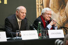 (C) fotodienst/Anna Rauchenberger - Wien 07.03.2008  - Weltpremiere für die Ausstellung 'Tutanchamun und die Welt der Pharaonen' im Museum für Völkerkunde. FOTO v.l.: John Norman (President Arts and Exhibitions Inernational), Dr. Wilfied Seipel (Generaldirektor des Kunsthistorischen Museums mit Museum für Völkerunde und Österreichischem Theatermuseum (KHM), Pressesprecherin.