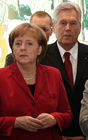 Der Besuch am diesjährigen Capgemini-Stand:
Bundeskanzlerin Angela Merkel (CDU); Michael Glos (Bundesminister für Wirtschaft und Technologie, CSU). (C)Fotodienst/Markus Mirschel