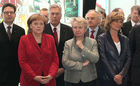 Der Besuch am diesjährigen Capgemini-Stand:
Antonio Schnieder (Group Executive Board Member, Capgemini); Bundeskanzlerin Angela Merkel (CDU); Michael Glos (Bundesminister für Wirtschaft und Technologie, CSU); Annette Schavan (Bundesministerin für Bildung und Forschung, CDU); Dagmar Wöhrl (Parlamentarische Staatssekretärin im Bundeswirtschaftsministerium). (C)Fotodienst/Markus Mirschel