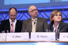 Thomas Pfaff (Geschäftsführer Thomas Pfaff Kommunikation); Gerd Billen (Vorstand Verbraucherzentrale Bundesverband e.V.); Carola Wahl (Leiterin Vertrieb und Kundenbindung, Deutsche Telekom Kundenservice GmbH). (C)Fotodienst/Markus Mirschel