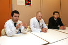 (C) fotodienst/Anna Rauchenberger - Wien 18.02.2008  - Die DePuy Surgery Week kombiniert Fachvorträge, Live-Operationen sowie Hands-on-Workshops zu einem österreichweit einzigartigen Weiterbildungsangebot für nationale und internationale Mediziner. FOTO v.l.: Univ.-Prof. Dr. Alexander Giurea (Universitätsklinik für Orthopädie Wien), Univ.-Prof. Dr. Rainer Kotz (Leiter der Universitätsklinik für Orthopädie Wien, Wissenschaftlicher Leiter der DePuy Surgery Week), Prim. Univ. -Prof. Dr. Reinhard Windhager (Vorstand der Universitätsklinik für Orthopädie, Graz). 