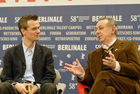 Start der Berlinale 2008. FOTO: Peter Twiehaus, Moderator; Dieter Kosslick, Leiter der Internationalen Filmfestspiele Berlin. (C) Fotodienst/Uwe Geisler