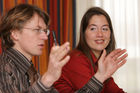 (C) Fotodienst/Anna Rauchenberger - 14.01.2008 - Wien - Im September 2007 ging das Schiff 'Berezina' auf Expedition zum gleichnamigen Fluss 'Berezina' in Weißrussland. Die Tour der 'Berezina' ist ein Experiment - Diskussionen sollen entstehen und betroffene Parteien und Unternehmen dadurch anregen, neue Technologien zu gebrauchen und brauchbar zu machen. FOTO: Ewald Vonk (Director, Fair Nature, NL) und Monique van Alphen (Biologin)