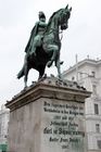 (C) fotodienst/Anna Rauchenberger - Wien 21.12.2006  - Ein Streifzug durch Wien. FOTO: Statue Kaiser Franz Joseph I am Schwarzenbergplatz.