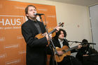 (C) Fotodienst/Anna Rauchenberger - 19.12.2007 - Wien - Der Verein neunerHAUS eröffnet das dritte Wohnhaus für obdachlose Menschen in Wien - Favoriten als Gemeinschaftsprojekt mit der Wohnbauvereinigung für Privatangestellte (WBV-GPA). FOTO: Für musikalische Umrahmung sorgte die Wienerliedband 'Die Strottern'