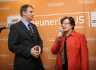 (C) Fotodienst/Anna Rauchenberger - 19.12.2007 - Wien - Der Verein neunerHAUS eröffnet das dritte Wohnhaus für obdachlose Menschen in Wien - Favoriten als Gemeinschaftsprojekt mit der Wohnbauvereinigung für Privatangestellte (WBV-GPA). FOTO: Moderator, Marianne Klicka (Beiratsmitglied des Fonds Soziales Wien).