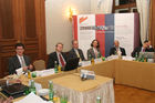 (C) Fotodienst/Anna Rauchenberger - 30.10.2007 - Wien - Presse-Rond-Table zum Thema BIOETHANOL. FOTO v.l.: Christian Klobucsar (Moderation), Dr. Ing. Torsten Schulze (Prokurist, stellv. Bereichsleiter 'Biocommodieties', Vogelbusch GmbH, Wien), Gen. Dir. DI Johann Marihart (Vorstandsvorsitzender AGRANA Beteiligungs AG), DI Dr. techn. Gerfried Jungmeier (Bereichsleiter 'Energiewirtschaft und Energieplanung', Institut für Energieforschung, Joanneum Research, Graz), Dr. Lutz Guderjahn (Vorstand, CropEnergies AG),  Robert M.S. Vierhout, Drs. (Generalsekretär eBIO).