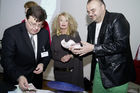 (c) fotodienst/Dan Carabas - Wien 18.10.07 - Der Steuerkreuzweg: 5 Jahresfeier der Steuerberatungskanzlei Steuer & Service  - FOTO: v.li. Mag. Ernst Platka, Jeannine Schiller,  Alois Gmeiner
