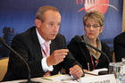 (C) Fotodienst/Anna Rauchenberger - Wien 27.08.2007 - Konferenzeröffnung zu den Wiener Klimagesprächen. FOTO: Yvo de Boer (UNFCCC Executive Secretary) und Sandea de Wet.