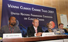  (C) Fotodienst/Anna Rauchenberger - Wien 27.08.2007 - Konferenzeröffnung zu den Wiener Klimagesprächen. FOTO: Leon Charles, Yvo de Boer (UNFCCC Executive Secretary), Sandea de Wet, Howard Bamsey.