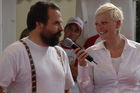 Foto: Herr Christian Wüthrich (Käse-Weltmeister), Frau Susanne Kunz (Moderatorin SF)
Emmentaler Käseroll-Meisterschaft am Züricher Hauptbahnhof (C)Fotodienst/Tabea Vogel