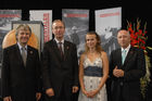 Foto: Herr Jean-Daniel Pasche (Präsident des Verbandes des Schweizerischen Uhrenverbandes), Herr Jürg Simon (Präsident Emmentaler), Frau Nina Havel (Moderatorin), Herr Franz Urs Schmid (Direktor Chocosuisse) 
Urkundenfeier zur Aufnahme des Emmentaler Switzerland Käse in das Register der geschützten Ursprungsbezeichnungen. (C) Fotodienst/Tabea Vogel