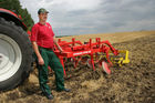 (C) Fotodienst/Anna Rauchenberger - Wien 13.07.2007 - Allianz für starke Regionen - Genussregion. Familie Sommer zählt auf ihrem Hof auf PÖTTINGER Landtechnik. PÖTTINGER ist Partner der Allianz für starke Regionen, die Landwirtschaftsminister Josef Pröll bei seiner Initiative GENUSS REGION ÖSTERREICH unterstützt. Die Allianzpartner stehen für ein regionales Produktangebot, das wiedererkennbar und wettbewerbsfähig ist.