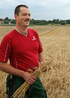 (C) Fotodienst/Anna Rauchenberger - Wien 13.07.2007 - Allianz für starke Regionen - Genussregion. Familie Sommer zählt auf ihrem Hof auf PÖTTINGER Landtechnik. PÖTTINGER ist Partner der Allianz für starke Regionen, die Landwirtschaftsminister Josef Pröll bei seiner Initiative GENUSS REGION ÖSTERREICH unterstützt. Die Allianzpartner stehen für ein regionales Produktangebot, das wiedererkennbar und wettbewerbsfähig ist.