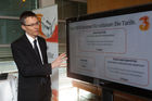 (c) fotodienst / Johannes Brunnbauer | Im Rahmen einer Pressekonferenz präsentiert 3CEO Jan Trionow die neuen Internetprodukte, mit denen 3 in neue Marktsegmente vorstößt.in der Skybox der Skybar in Wien am 24.01.2011.