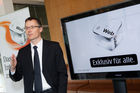 (c) fotodienst / Johannes Brunnbauer | Im Rahmen einer Pressekonferenz präsentiert 3CEO Jan Trionow die neuen Internetprodukte, mit denen 3 in neue Marktsegmente vorstößt.in der Skybox der Skybar in Wien am 24.01.2011.