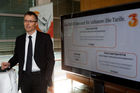 (c) fotodienst / Johannes Brunnbauer | Im Rahmen einer Pressekonferenz präsentiert 3CEO Jan Trionow die neuen Internetprodukte, mit denen 3 in neue Marktsegmente vorstößt.in der Skybox der Skybar in Wien am 24.01.2011.