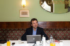 (c) fotodienst / Johannes Brunnbauer | Pressefrühstück aus Computer/Telekommunikation und Handel/Dienstleistungen in Wien im Cafe Landtmann mit Mag. Gerald Karl Lanzerits, Regional Manager Austria & CEE von hybris Software am 22.01.2011.