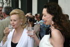 (C)fotodienst/Kai Bornhak - München, den 27.07.2006 -  Prinzessin Yvonne von Hessen mit Alexandra Kauka bei den Opernfestspielen in München.