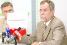 (c) Fotodienst / Daniel K. Gebhart - Pressekonferenz - Van der Bellen - Die Grünen - Grüne Kritik am ÖVP-SPÖ-Umweltzerstörungsgesetz, Aktuelles, Initiativen gegen den Schwarzfunk ORF - Foto: Univ. Prof. Dr. Alexander Van der Bellen (Bundessprecher und Klubobmann - Die Grünen).