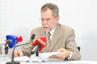 (c) Fotodienst / Daniel K. Gebhart - Pressekonferenz - Van der Bellen - Die Grünen - Grüne Kritik am ÖVP-SPÖ-Umweltzerstörungsgesetz, Aktuelles, Initiativen gegen den Schwarzfunk ORF - Foto: Univ. Prof. Dr. Alexander Van der Bellen (Bundessprecher und Klubobmann - Die Grünen).