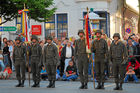 (C) fotodienst/Walter Vymyslicky - Gänserndorf, 19.05.2006 - FOTO.: Die Fahnenträger