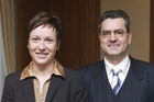 Jahrespressekonferenz der Handelskammer Deutschland-Schweiz 2006. Bild: Dr. Marion Viol, Leiterin Rechts- und Steuerabteilung; Ralf J. Bopp, Direktor; Handelskammer Deutschland-Schweiz