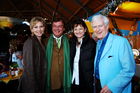 Ostermarkt auf Gut Aiderbichl
Claudia Jung, Michael Aufhauser, Susanne Riess-PAsser, Prof. Hademar Bankhofer
www.siebinger.com