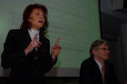 (C)fotodienst/Fabio Confessore - Zürich - 09.02.2006 - Nobel Biocare AG: Bilanz-Medienkonferenz 2005
- Fr. Heliane Canepa (President & CEO)
- Hr. Thomas Bögli 
- Presentationsstand