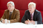 (c) fotodienst / Anna Rauchenberger - Wien, am 16.11.2010 - Im Rahmen einer Pressekonferenz im Justizcafé präsentierte heute die Firma 'Consultor' nicht nur ihr Unternehmensprofil, sondern auch Versicherungskonzepte für Managerhaftpflicht (D&O) sowie ein in Österreich weitgehend unbekannten Berufsbild ? das des Assekuradeurs. FOTO v.l.: Dr. Helmut Tenschert, Geschäftsführender Gesellschafter, Consultor  Versicherungsservice und Wirtschaftsberatung, MMag. Wolfgang Alphart, Geschäftsführender Gesellschafter, Consultor  Versicherungsservice und Wirtschaftsberatung