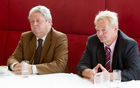 (c) fotodienst / Anna Rauchenberger - Wien, am 16.11.2010 - Im Rahmen einer Pressekonferenz im Justizcafé präsentierte heute die Firma 'Consultor' nicht nur ihr Unternehmensprofil, sondern auch Versicherungskonzepte für Managerhaftpflicht (D&O) sowie ein in Österreich weitgehend unbekannten Berufsbild ? das des Assekuradeurs. FOTO v.l.: Dr. Helmut Tenschert, Geschäftsführender Gesellschafter, Consultor  Versicherungsservice und Wirtschaftsberatung, MMag. Wolfgang Alphart, Geschäftsführender Gesellschafter, Consultor  Versicherungsservice und Wirtschaftsberatung