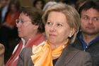  Die Ferien-Messe Wien, Messe für Urlaub, Reisen und Freizeit sowie die Vienna Autoshow wurden heute im Messezentrum feierlich eröffnet. Bild: Komm.-Rat. Brigitte Jank (Präsidentin der Wirtschaftskammer). Foto: Anna Rauchenberger, am 12.01.2006