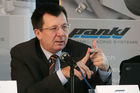 Pankl Racing Systems AG präsentierte heute die erfolgreiche Bilanz des Geschäftsjahres 2004/05. Bild: Dr. Ernst G. Wustinger (CEO Pankl Racing Systems AG). Foto: Anna Rauchenberger, 09.01.2006