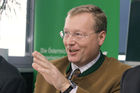 Studie über das Verhalten der ÖsterreicherInnen beim Lebensmitteleinkauf - heimische Lebensmittel bevorzugt. Bild: Dr. Werner Beutelmeyer (Leiter des Marktforschungsinstituts market). Foto: Anna Rauchenberger