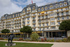 Die schönste und längste Belle Epoque Hotelfassade der Schweiz: Das Fairmont MOntreux Palace Hotel. The most beautifull and longest belle epoque hotelstructure and architecture of the swiss alps