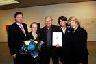 Böckl-Preis 2005 an  Zdenek SykoraGD Hubert Kastner - Sponsor Johnson & Johnson, Zdenek Sykora mit Gattin, LH Gabi Burgstaller, Tine Salis - Präsidentin Verein der Freunde des Museums der Moderne                              