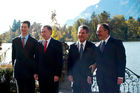 Treffen der Staatsoberhäupter
Erbprinz Alois von und zu Liechtenstein,  Horst Köhler -D;, Heinz Fischer - A; Samuel Schmid - CH; 
Foto: www.siebinger.com