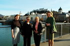 Treffen der Staatsoberhäupter
Damen-Nachmittag
Eva Köhler (D), Margit Fischer (A), Verena Schmid (CH), Erbprinzessin Sophie
Foto: www.siebinger.com