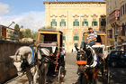 Touristen-Attraktion: Mit Pferdekutschen werden die Besucher durch Maltas Hauptstadt Valletta gebracht. 
Tourist-attraction in Valetta: the horse carriages take the tourists around the city of Valetta. 
Visit: www.visitmalta.com and www.rolfmeierreisen.ch 